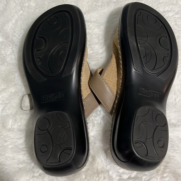 Propet suede slip on shoes - Picture 6 of 6